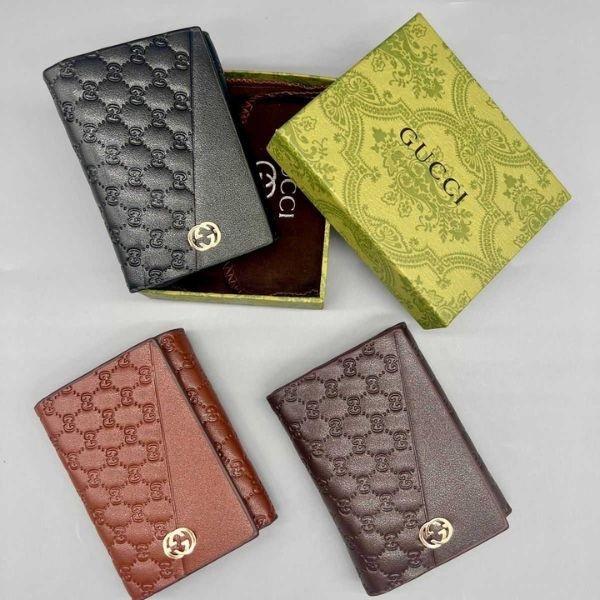 A Gucci Wallet Made of High-Quality Leather from Global Luxury Brands / Available in Light and Dark Brown